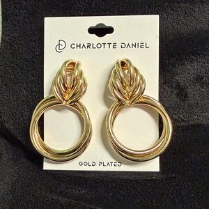 BNWT CHARLOTTE DANIEL GOLD PLATED DOOR KNOCKER TWISTED HOOP POST BACK EARRINGS